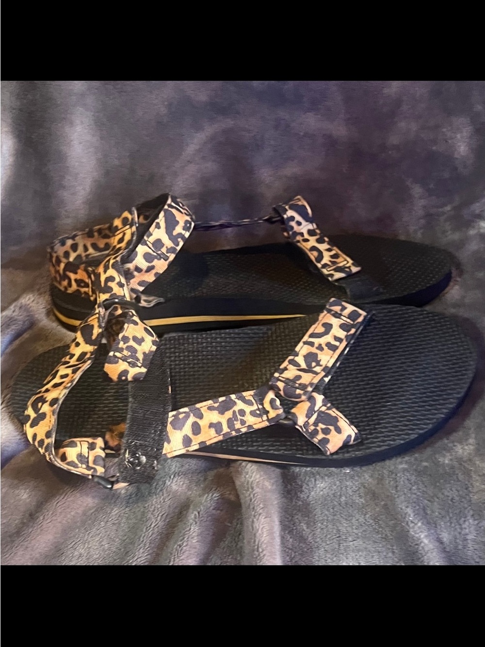Time and Tru Women's Leopard Print Sport Sandals - Black & Tan